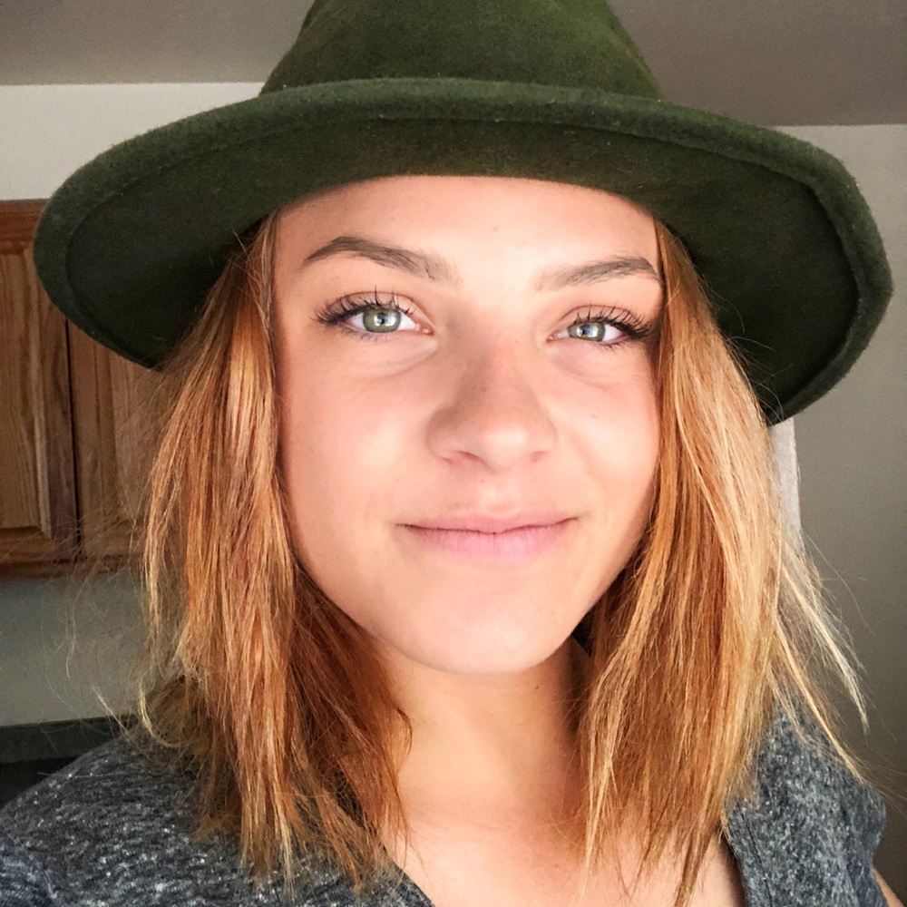 Meet your Posher, Alexandra